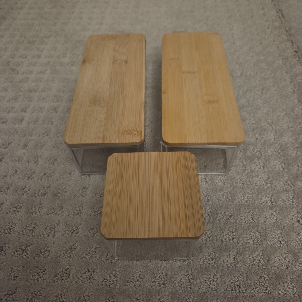 Set of Storage Containers With Lids